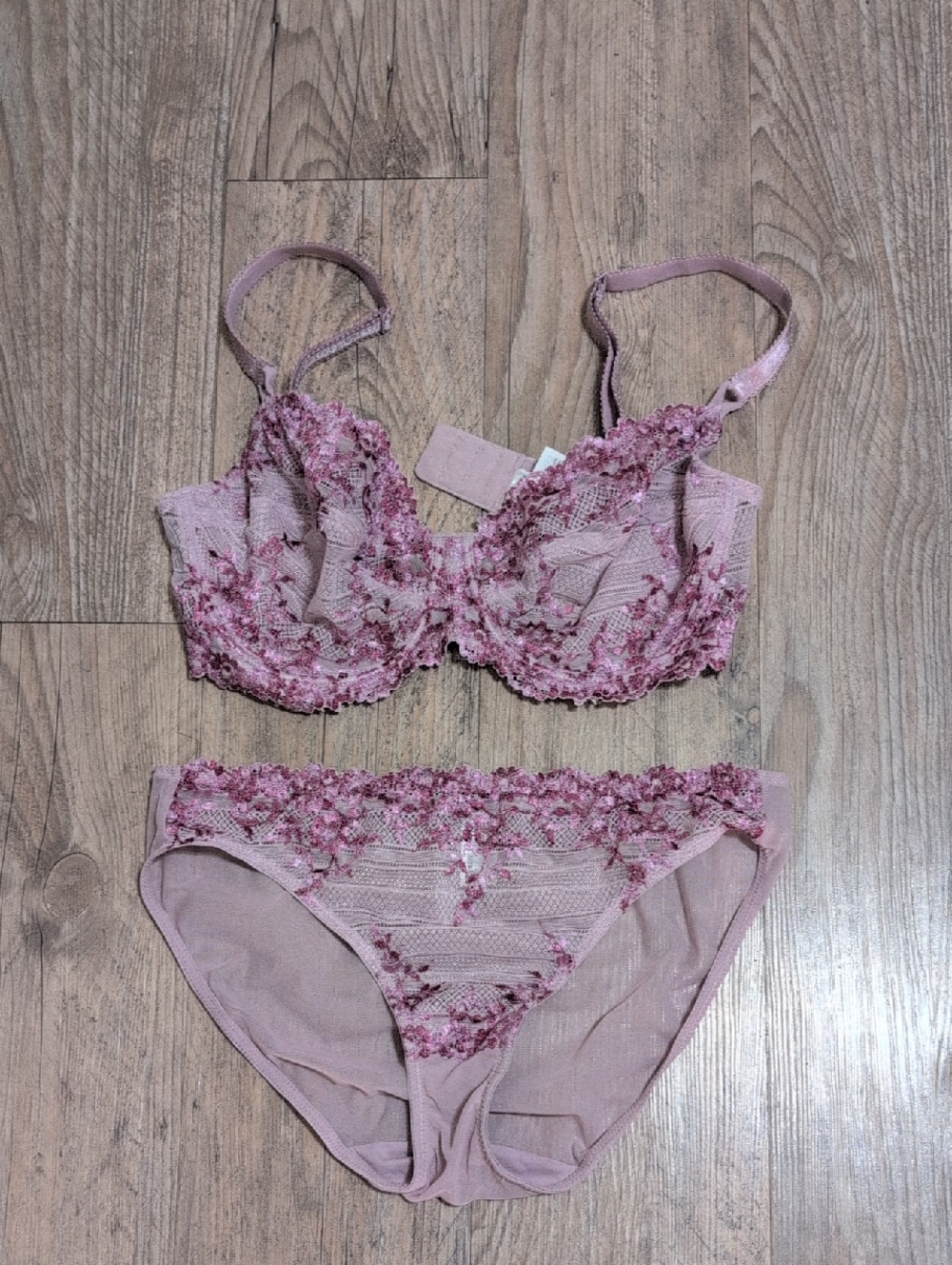 Wacoal Pink Floral Embroidered Underwire Bra & Bikini Brief